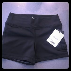 Brand New Athleta Advantage Short size Small